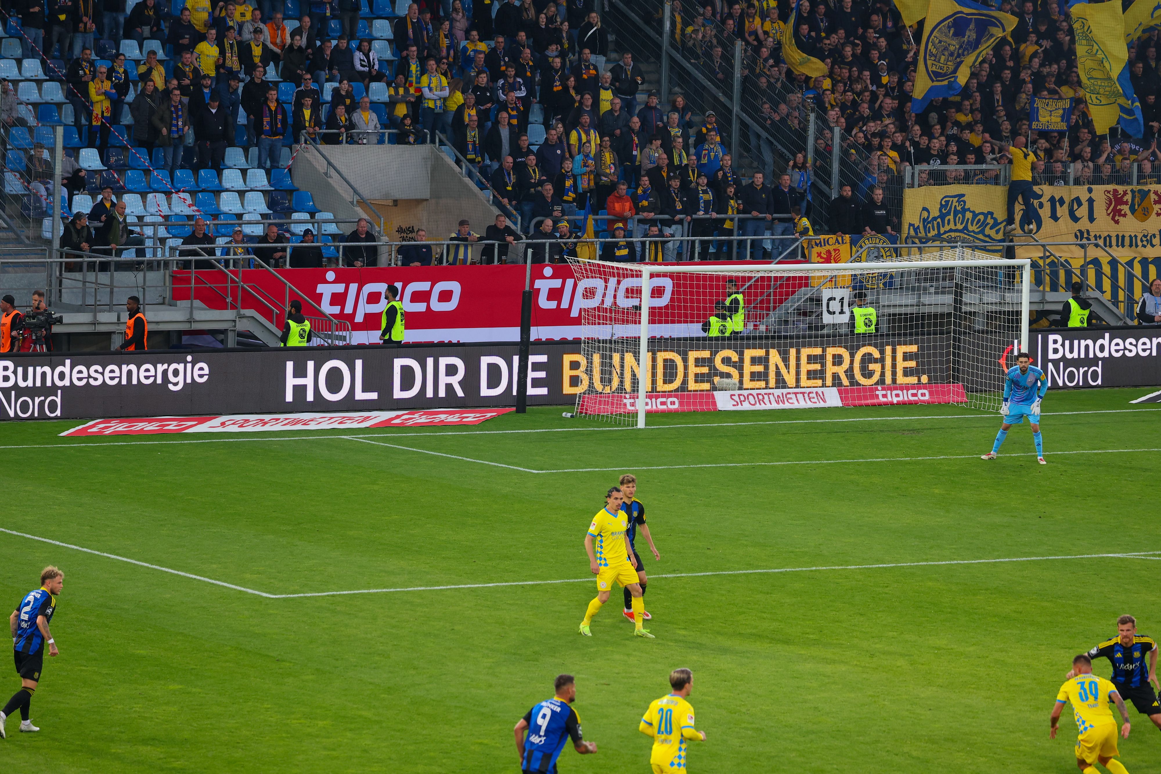 Stimmung im Stadion · 1. FC Saarbrücken – Eintracht Braunschweig